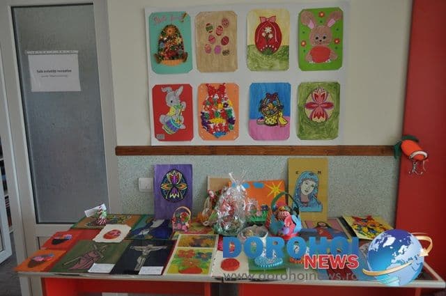 Expoziție a lucrărilor realizate în cadrul proiectului educațional „Lumină din suflet de copil” – FOTO