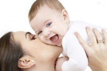 Mamele ar putea beneficia de un ajutor din partea statului pentru fiecare dintre copiii nou născuţi