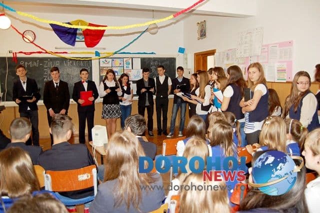 9 Mai - sărbătorit la Școala Gimnazială „Mihail Kogălniceanu” Dorohoi - FOTO