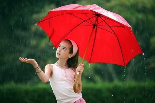 Vezi prognoza meteo pe trei zile. Vremea se răceşte şi ploile îşi fac apariţia