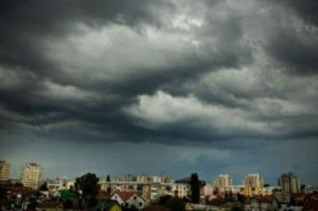 Prognoza meteo. Ploi torențiale şi grindină până miercuri