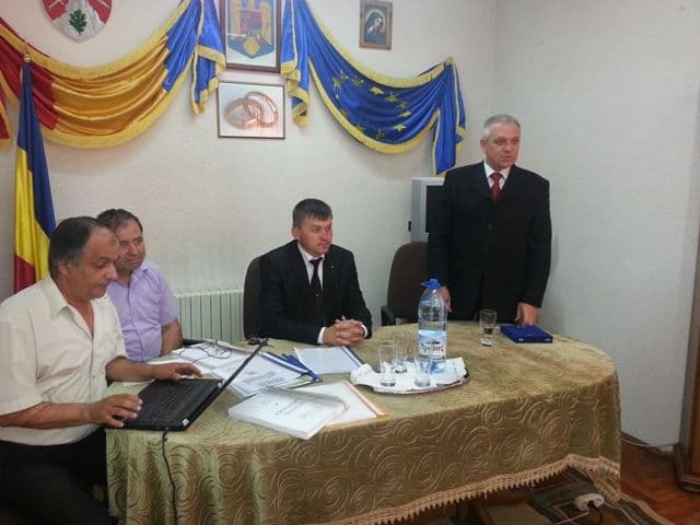 Prefectul continuă incursiunea în cadrul Şedinţelor de Consiliul Local - IBĂNEŞTI - FOTO