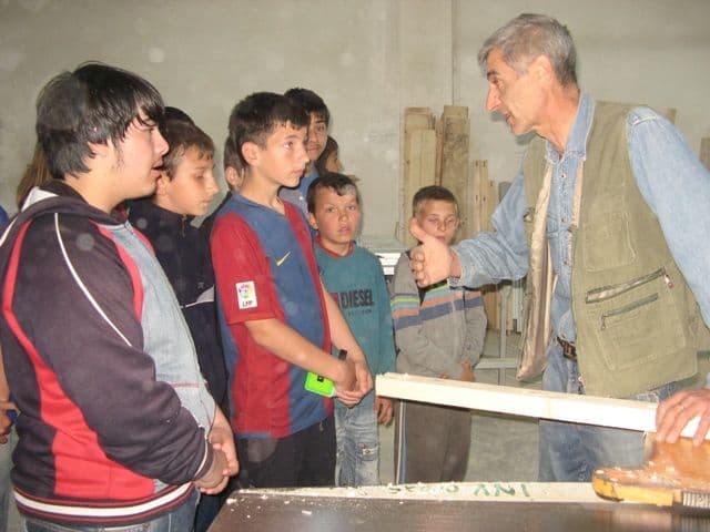 Școala Gimnazială „Ștefan cel Mare” Dorohoi - Colaborare teorie-practică