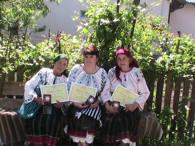 Meşteri populari ibănişteni premiaţi la Botoşani