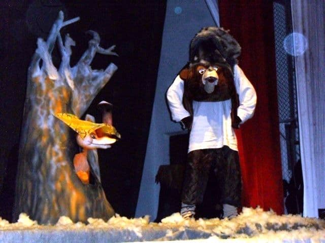 Două zile de spectacol la Sala Teatrului din Dorohoi și o sală plină de pitici - FOTO