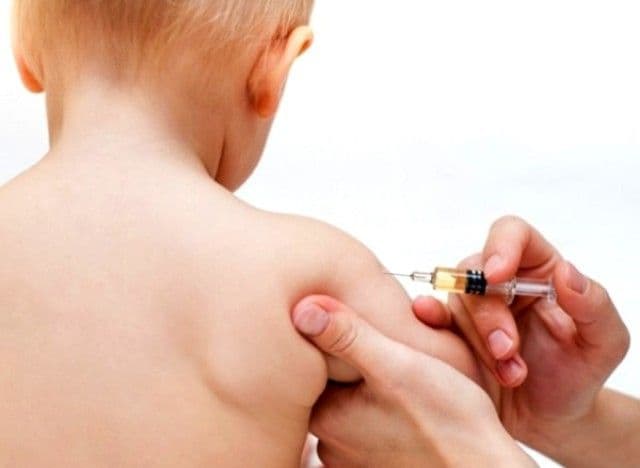 Vaccinarea pneumococică la copii, inclusă de Ministerul Sănătăţii în programul naţional de imunizare