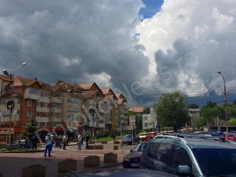 Ploaie cu grindină luni după-amiază la Dorohoi!