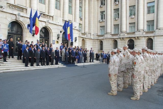 Jandarm botoșănean decorat de Ministrul Afacerilor Interne, Radu Stroe