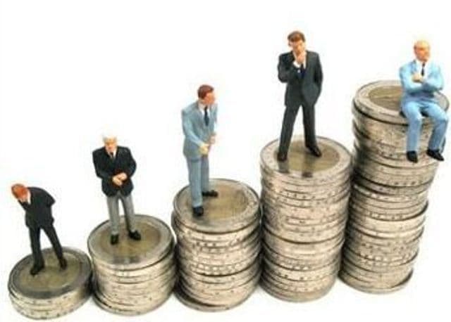 Atenţie bugetari! Se umblă la salarii!