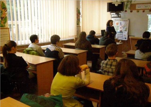 Polițiștii botoșăneni, alături de copii într-o campanie de promovare a măsurilor de siguranță personală