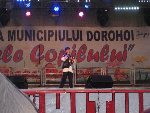 Şcoala Gimnazială „Ştefan cel Mare” Dorohoi, la „Zilele Copilului”- FOTO