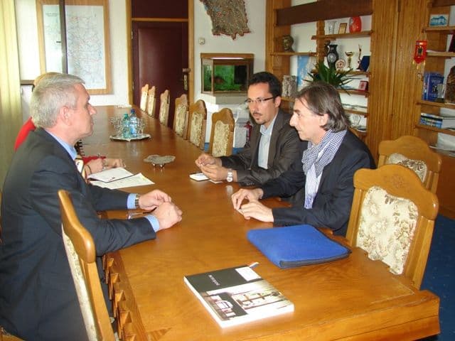 Directorul Institutului Francez din Iaşi în vizită la prefect