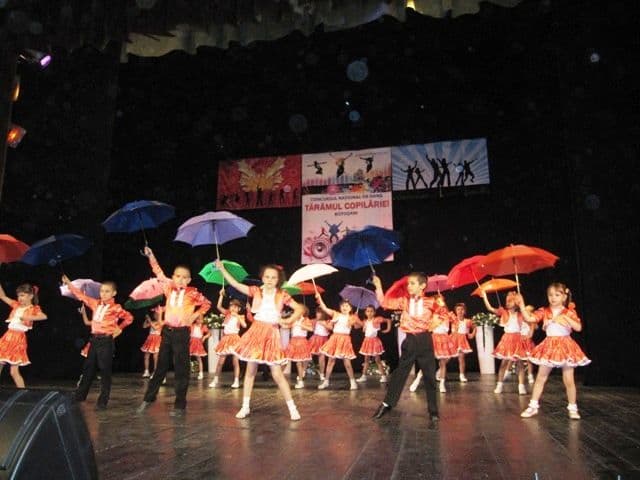 Vezi ce premii au câștigat dorohoienii la Concursul Național de Dans „Tărâmul copilăriei” - FOTO