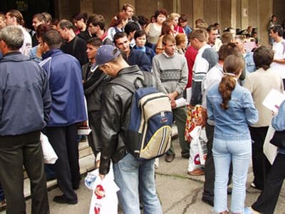 Persoanele care beneficiază de indemnizație de șomaj în situația apariției stării de incapacitate temporară de muncă