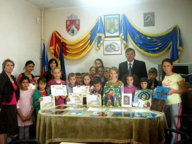 IBĂNEŞTI: Câştigătorii concursului de icoane pe sticlă ,,Iisus, Lumina Lumii”