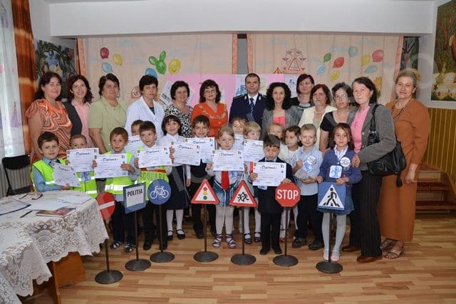 Etapa zonală a concursului „Micii pietoni” la Grădinița nr.9 Dorohoi - FOTO