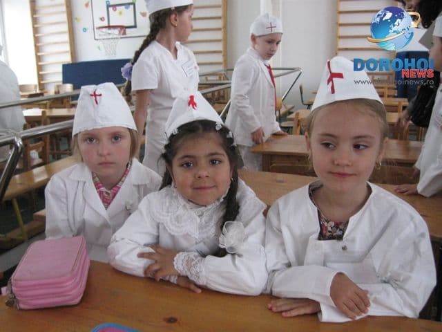 Copiii frumoşi şi sănătoşi de la Grădiniţa Ştefan cel Mare şi Sfânt Dorohoi la etapa judeţeană - FOTO