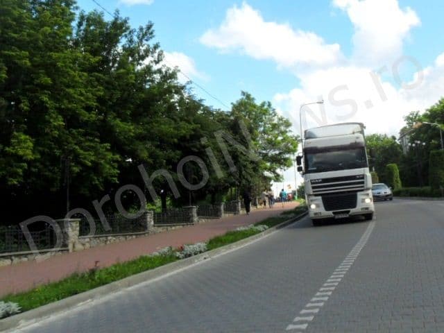Bulevardul Victoriei din Dorohoi, sufocat de traficul greu