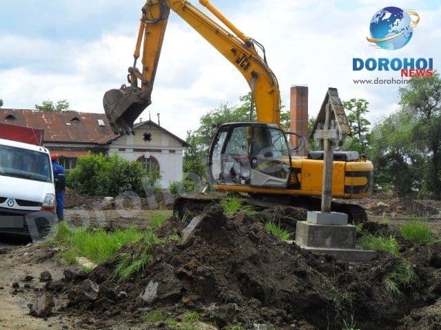 Clădirile fostei Unități Militare din Dorohoi, demolate pentru a face loc market-ului Penny 