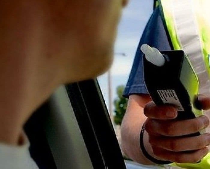 Dorohoian prins băut la volan de către polițiștii rutieri pe strada Poștei din Dorohoi