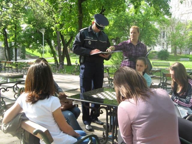 Acțiuni ale polițiștilor botoșăneni, pentru prevenirea absenteismului școlar și a delincvenței juvenile