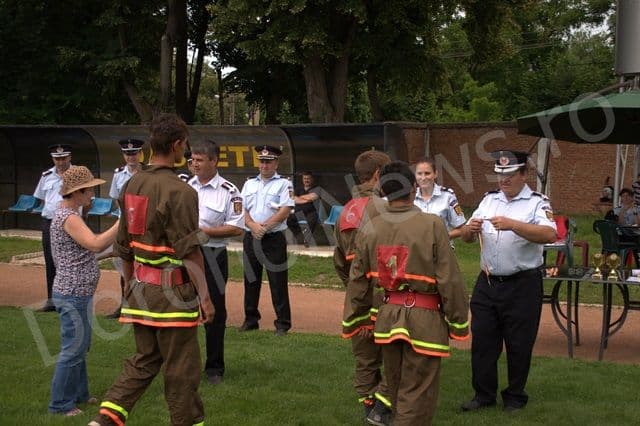Dorohoi: Concursul serviciilor voluntare și private pentru situații de urgență desfășurat pe Stadionul municipali - FOTO