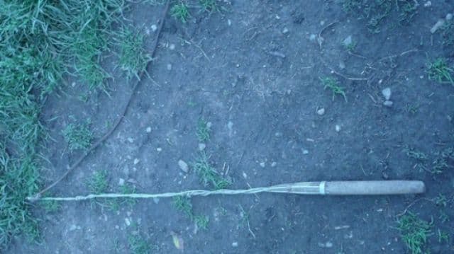 O femeie a ajuns la spital în stare gravă după ce a fost bătută cu un bici