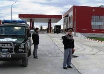 Toyota cu numere de înmatriculare expirate oprită la frontieră