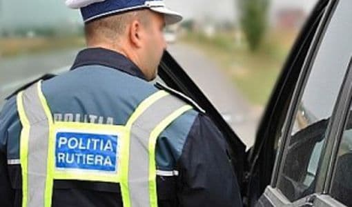 Dărăbănean condus de polițiști la Spitalul municipal Dorohoi pentru recoltare de probe biologice de sânge