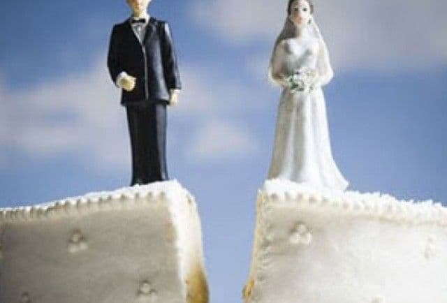 Divorțul la primărie nu mai este gratuit. O nouă lege prevede o taxă de 500 de lei