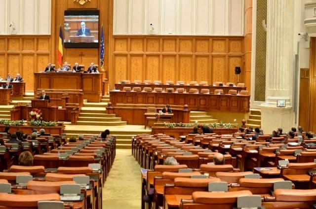Dorohoienii sunt de acord cu trecerea la un Parlament unicameral cu 300 de parlamentari