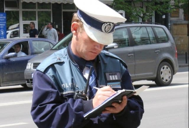 Anunţ pentru şoferi: Nu puteţi scăpa de amendă dacă nu ridicaţi procesul-verbal de la poştă