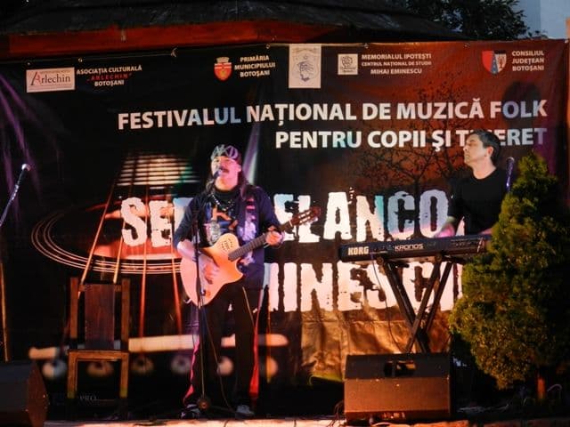 Astăzi începe a IV-a ediţie a Festivalului Naţional de Muzică Folk „Seri melancolice Eminesciene”
