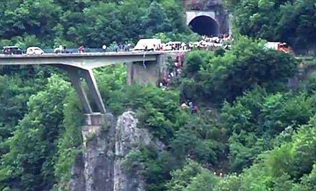 Șoferul de autocar care şi-a pierdut viaţa în tragedia din Muntenegru. Și-a jucat propriul sfârşit cu 18 ani în urmă