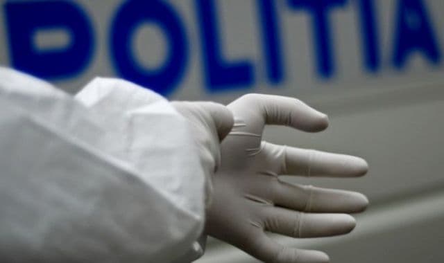 Un cadavru a fost descoperit în subsolul sediului Poliţiei