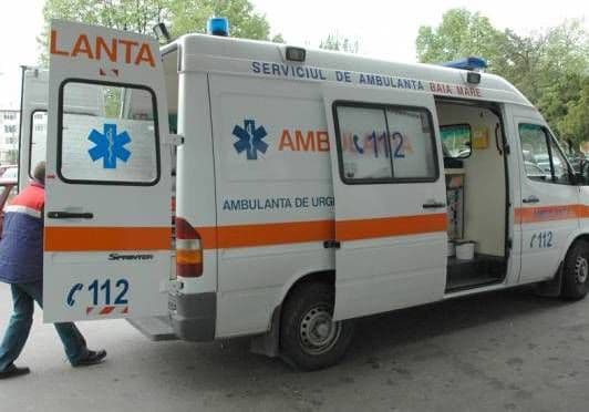 O femeie din Vârfu Câmpului a ajuns la spital cu picioarele taiate de o motocoasă