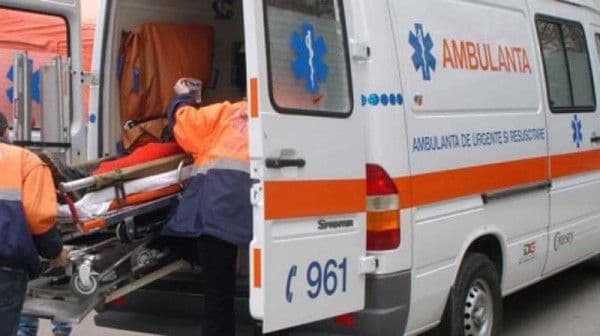 Dorohoian accidentat grav în timp ce decupla un utilaj de la un tractor 