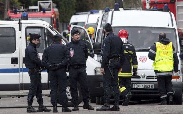 Patru români au murit într-un accident rutier în Franţa. Maşina lor a intrat în coliziune cu un camion