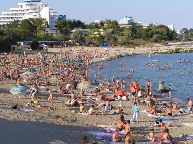 Bătaie cu luptători DIAS şi săbii pe plajă la Constanța
