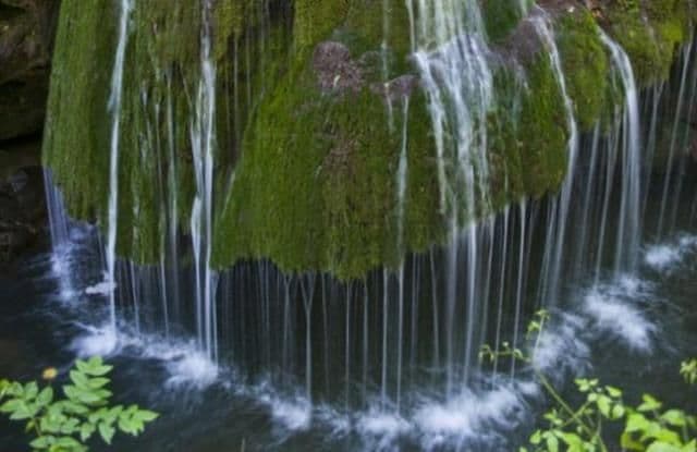 Perla din munți. Cascada din România care a cucerit lumea cu frumuseţea ei. Ce o face unică? - VIDEO