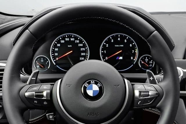 Un botoşănean, plecat în concediu la Mamaia, a rămas fără BMW