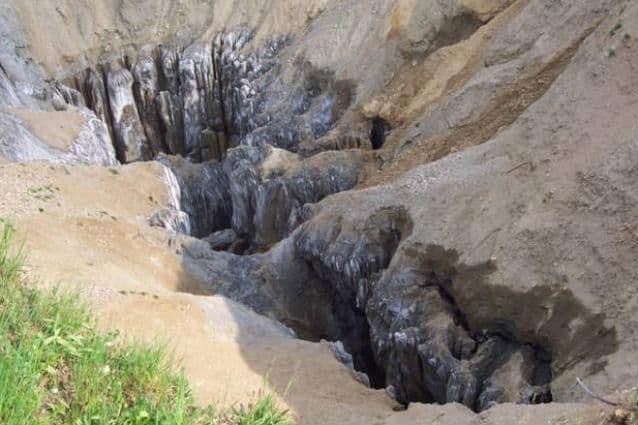 Risc de catastrofă ecologică în nordul României! Dintr-o mină dezafectată se scurg mii de tone de deşeuri toxice