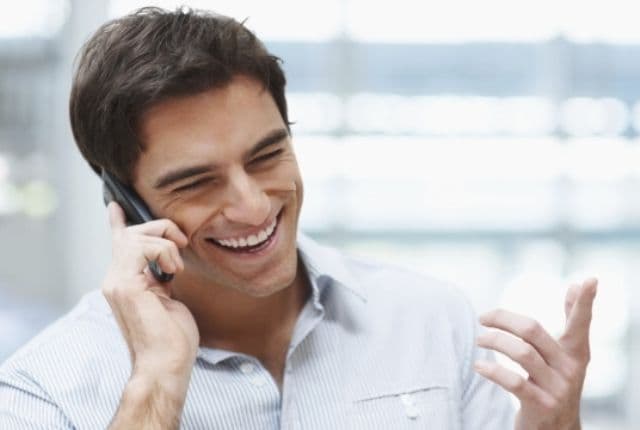 Cum ne pot îmbolnăvi telefoanele mobile: De la coşuri la dureri de spate