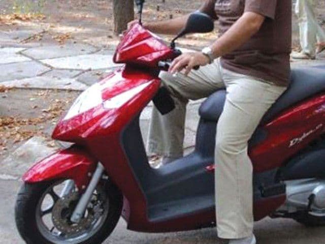 Peste 70 la sută din dorohoieni cred că motoscuteriștii reprezintă o problemă în circulația rutieră