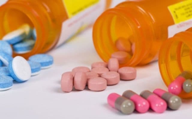 Vezi ce boli grave poate provoca o substanță periculoasă care se găsește în creme, şampoane şi medicamente