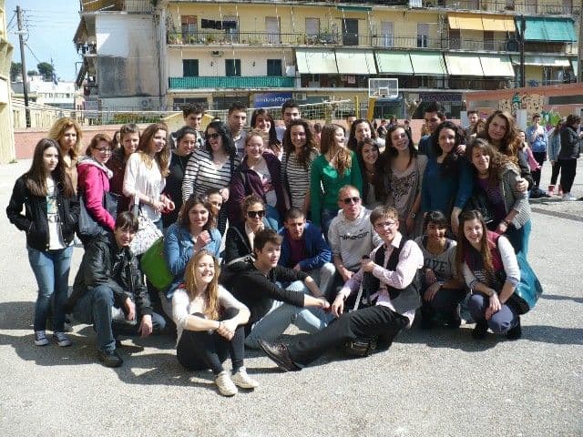 Liceul „Regina Maria” Dorohoi finalizează proiectul european „Tradiţiile populare – o cale spre interculturalitate”