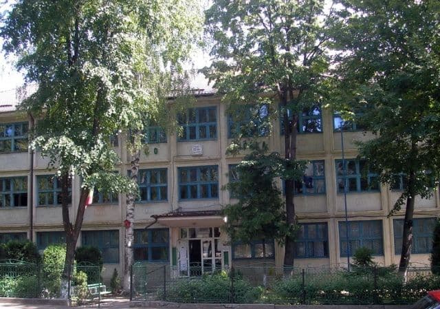 Școala Gimnazială „Spiru Haret” va începe noul an școlar cu geamuri noi