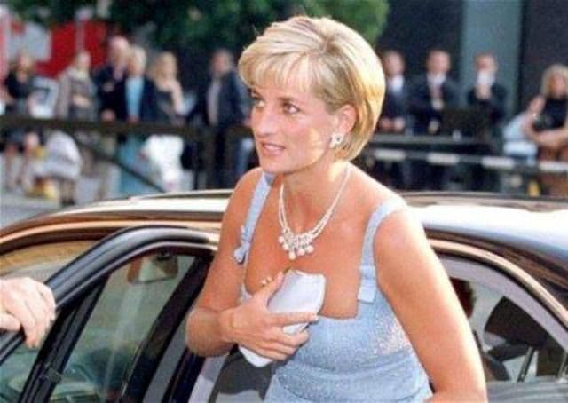 Noi dezvăluiri despre viaţa prinţesei Diana