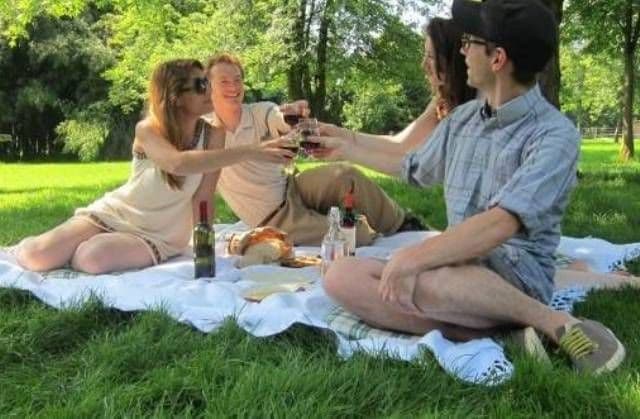 16 august, zi liberă. Nu toţi bugetarii vor beneficia de minivacanţă. Ce se întâmplă „în privat”