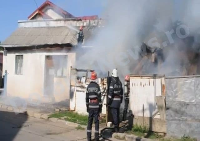Doi copii au murit arşi de vii într-un incendiu devastator produs sâmbătă după amiază